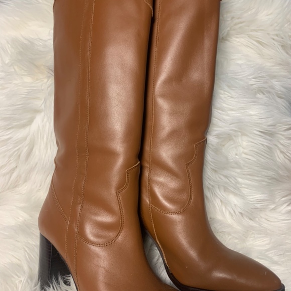 Tan leather western style boots - Picture 2 of 3